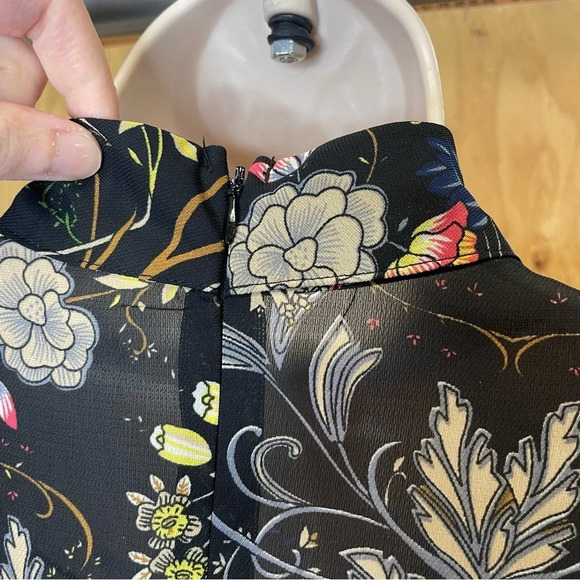 Lucca keyhole front floral blouse boho women’s small - Picture 4 of 8